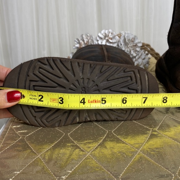 REDUCED! Youth Ugg Australia Classic II boots - Picture 10 of 13